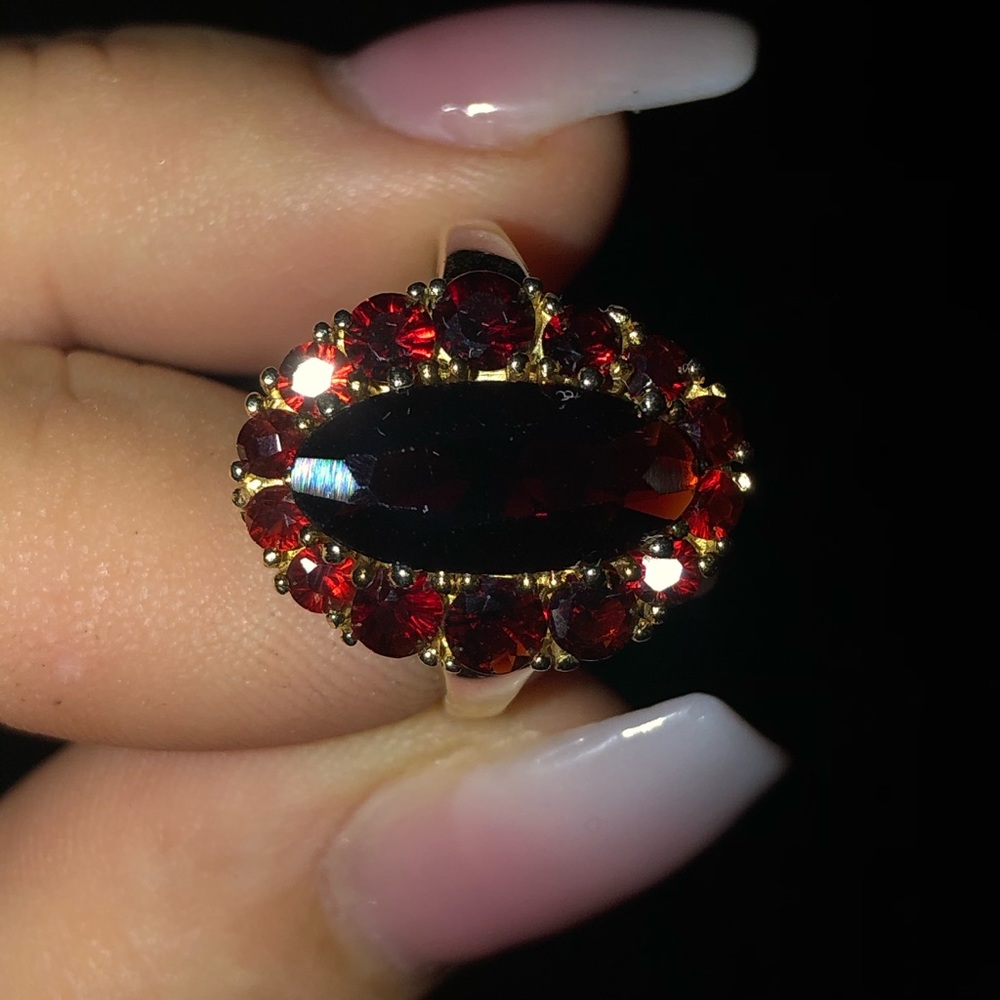 14kt yellow gold garnet ring